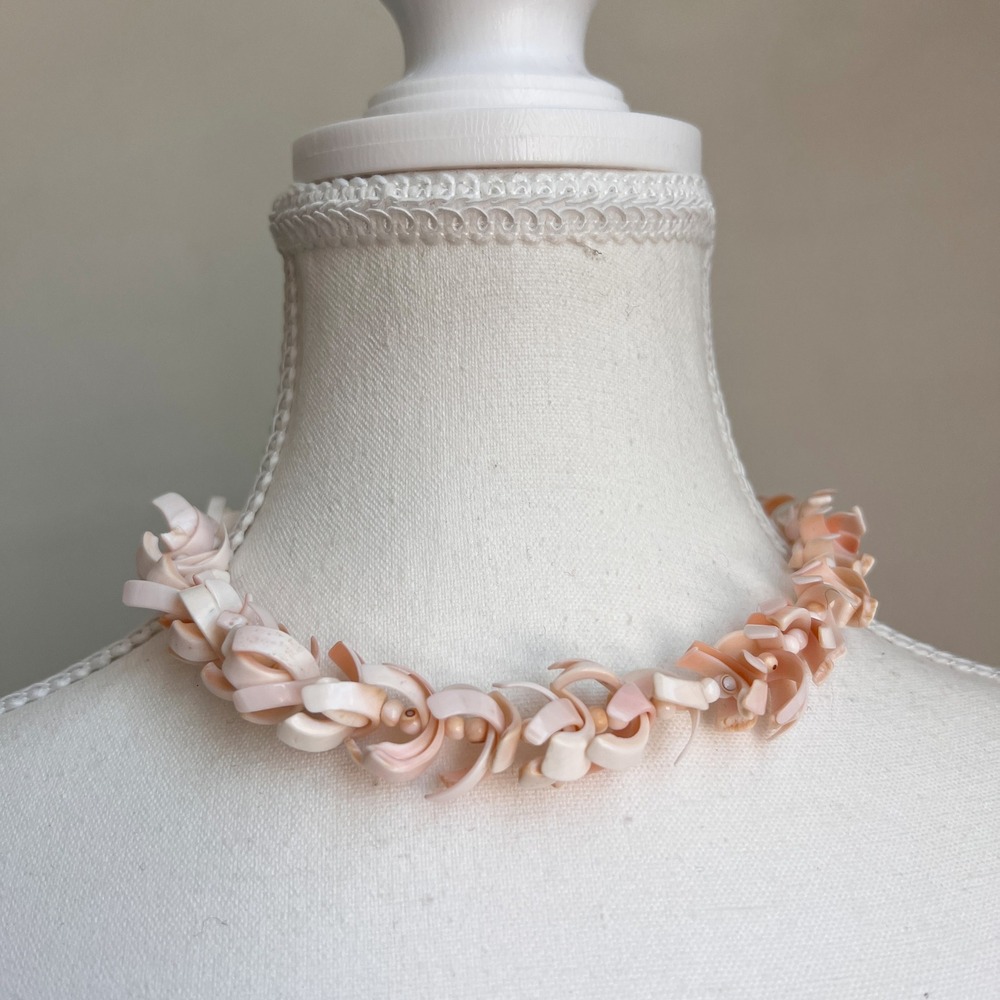Vintage Pink Coral Puka Shell Bead Necklace Choker Statement - Picture 2 of 8